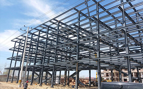 玛曲玛曲钢结构厂房屋面选材指南：确保性能与经济性的完美结合